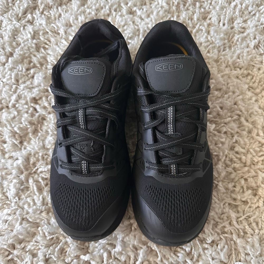 Keen women’s size 9.5 steel toe work shoes